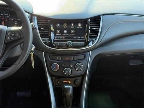 Used 2018 Chevrolet Trax LS image 13