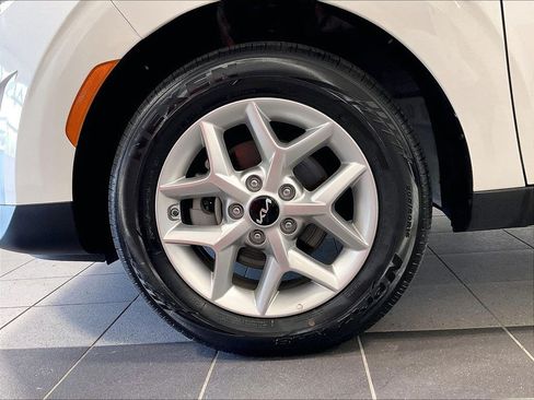 Used 2025 Kia Soul S FWD image 7