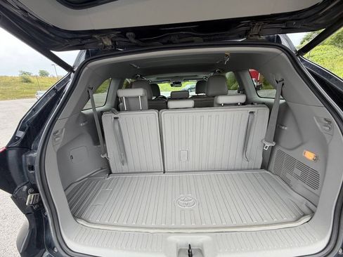 Used 2018 Toyota Highlander XLE AWD/4WD image 49