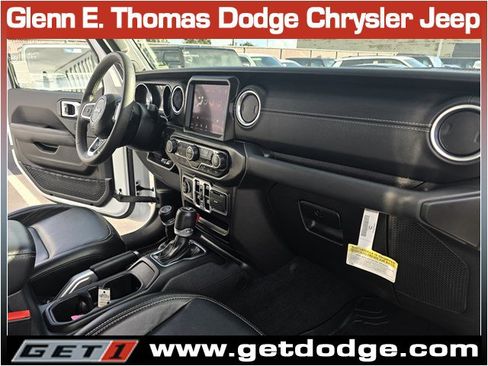 Used 2023 Jeep Wrangler Sahara w/ Safety Group image 33