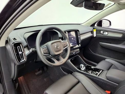 New 2026 Volvo XC40 B5 Plus w/ Climate Package AWD/4WD image 16