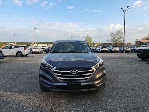 Used 2018 Hyundai Tucson SE image 8