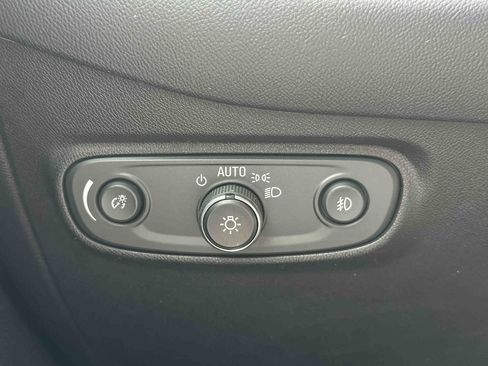 Used 2020 Chevrolet Equinox LT FWD image 34