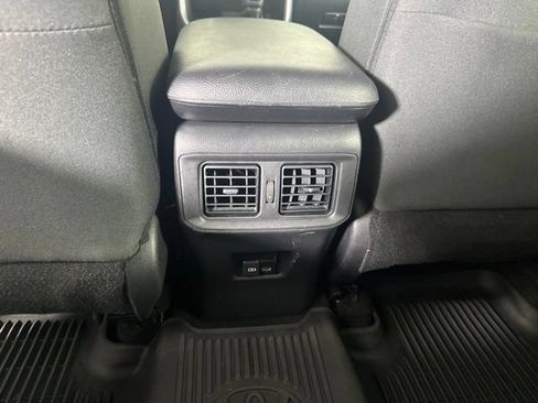 Used 2022 Toyota RAV4 XLE w/ Convenience Package AWD/4WD image 21