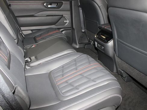 Used 2025 Nissan Armada PRO-4X AWD/4WD image 26