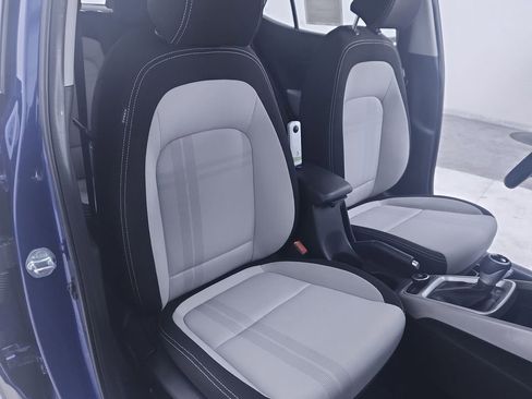Used 2025 Hyundai Venue SEL FWD image 22