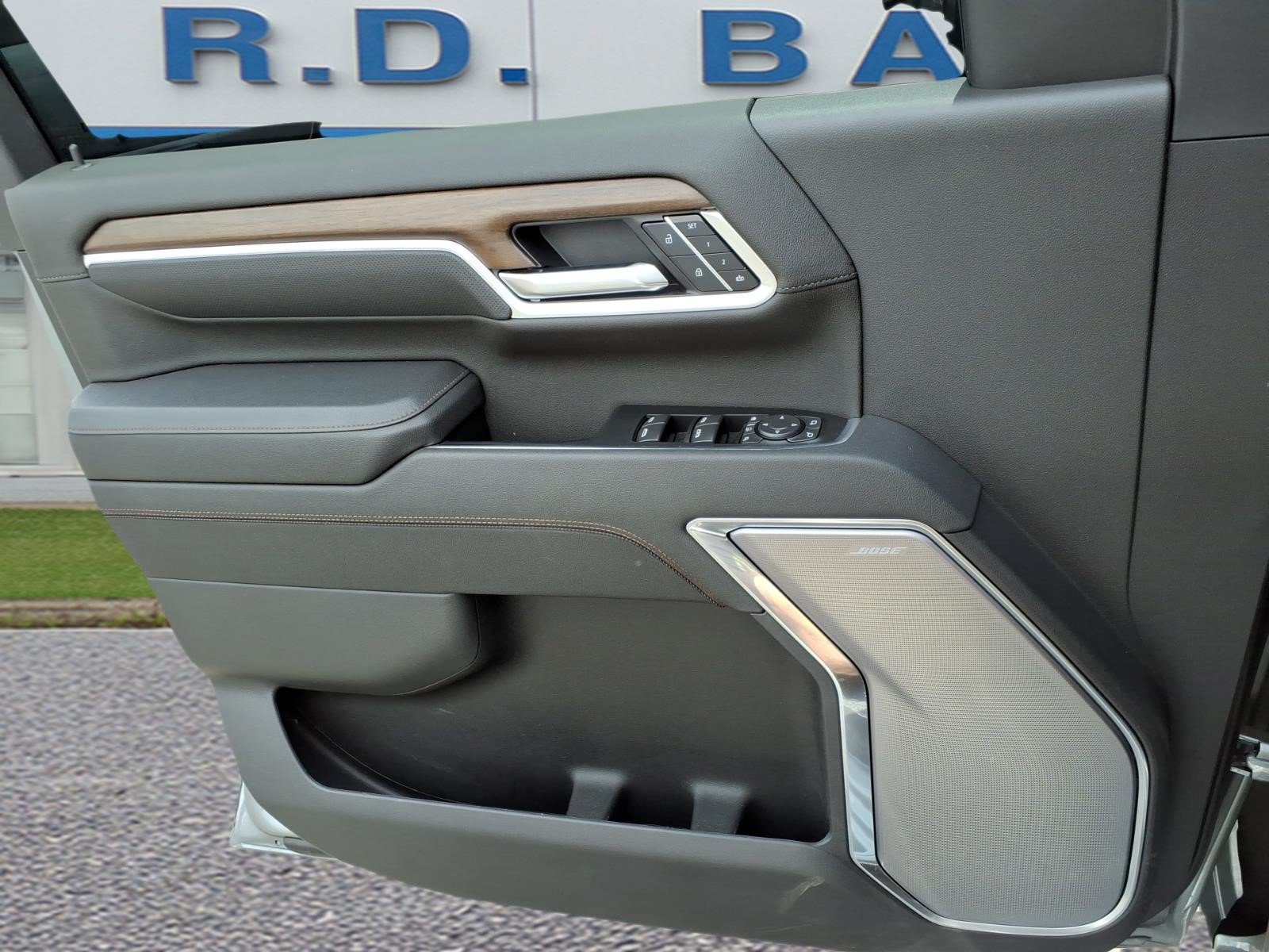 Used 2026 Chevrolet Silverado 3500 High Country w/ High Country Premium Package AWD/4WD image 9