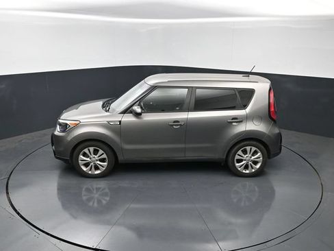 Used 2016 Kia Soul + w/ Audio Package FWD image 17