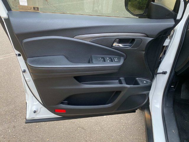 Used 2022 Honda Pilot Sport image 13