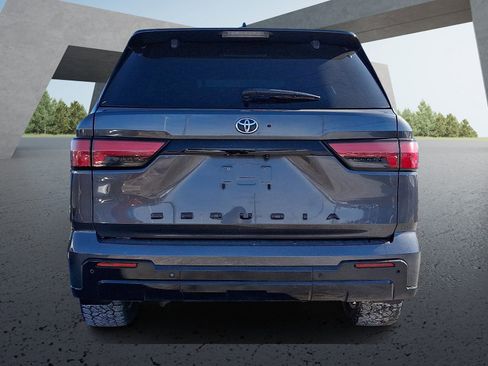 Used 2023 Toyota Sequoia Platinum image 5