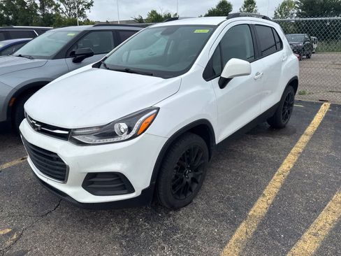 Used 2021 Chevrolet Trax LT w/ Sport Edition AWD/4WD image 2