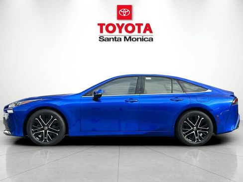 New 2026 Toyota Mirai RWD image 8