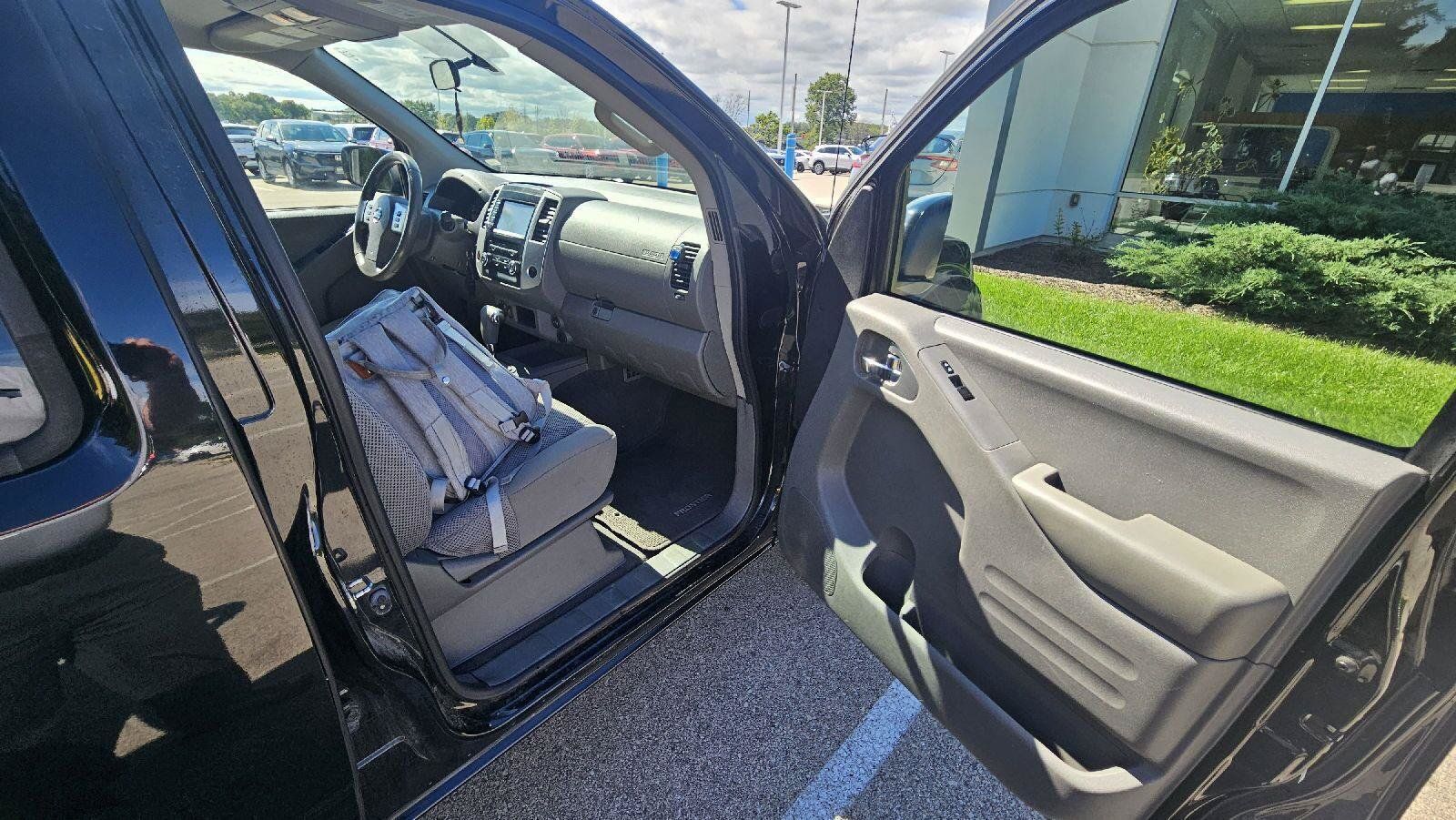 Used 2019 Nissan Frontier SV AWD/4WD image 21