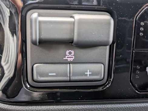 New 2025 GMC Sierra 2500 SLE w/ SLE Convenience Package image 18