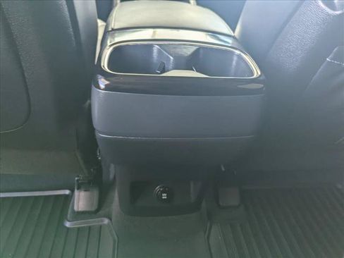 Used 2025 Kia Telluride S AWD/4WD image 18