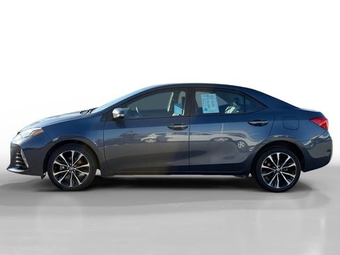 Used 2017 Toyota Corolla SE image 2