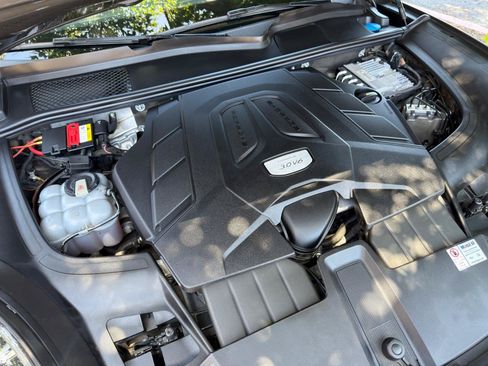 Used 2019 Porsche Cayenne AWD/4WD image 8