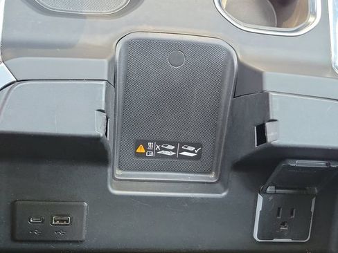 Certified 2025 Chevrolet Silverado 1500 High Country w/ High Country Premium Package AWD/4WD image 40