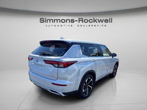 Used 2024 Mitsubishi Outlander SE AWD/4WD image 6