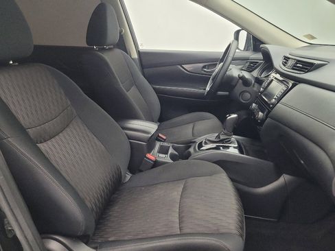 Used 2020 Nissan Rogue SV FWD image 21