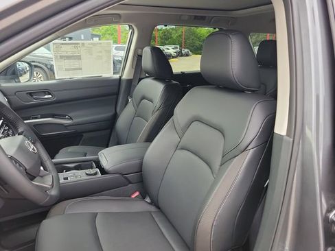 New 2026 Nissan Pathfinder SL AWD/4WD image 18