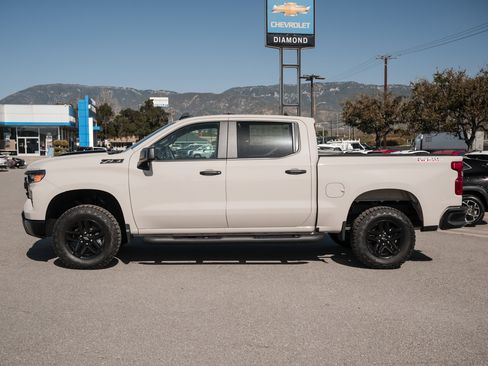 New 2026 Chevrolet Silverado 1500 Custom Trail Boss w/ LPO, Dark Essentials Package image 6