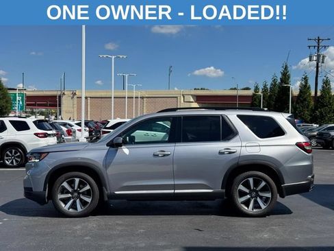 Used 2025 Honda Pilot Touring image 8
