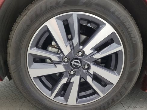Used 2024 Nissan Versa SV w/ Trunk Package FWD image 31