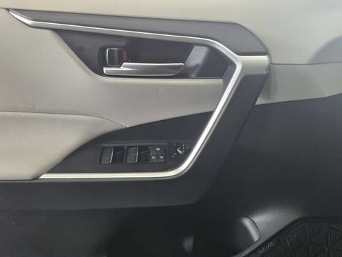 Used 2025 Toyota RAV4 XLE w/ Convenience Package FWD image 22