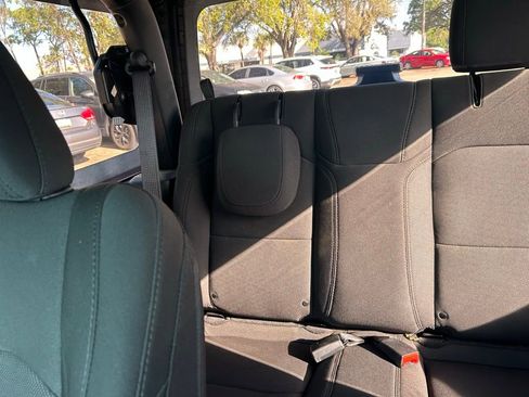 Used 2022 Jeep Wrangler Willys image 12