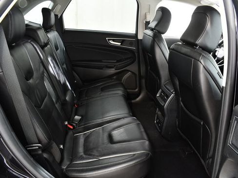 Used 2022 Ford Edge Titanium AWD/4WD image 19
