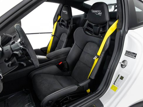 Used 2018 Porsche 911 GT2 RS image 15