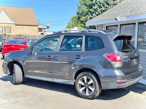 Used 2017 Subaru Forester 2.5i Premium w/ All-Weather Package AWD/4WD image 3