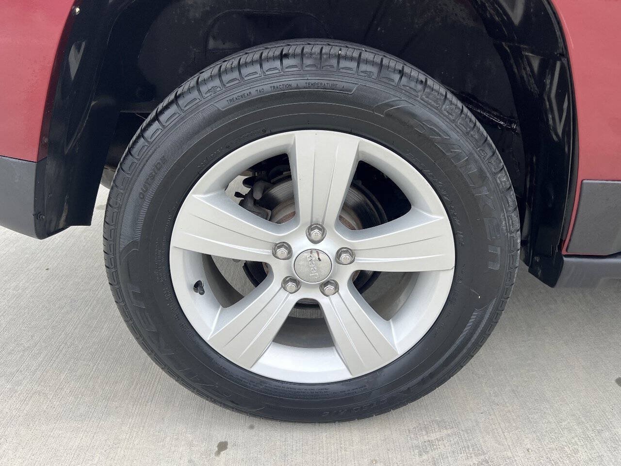 Used 2016 Jeep Patriot Latitude AWD/4WD image 21