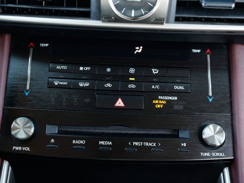 Used 2017 Lexus IS 200t image 37