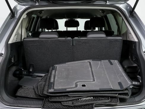 Certified 2023 Volkswagen Tiguan SE FWD image 32