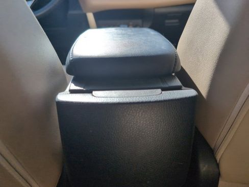 Used 2015 Toyota RAV4 Limited image 20