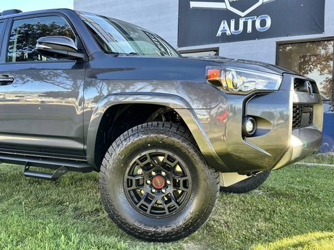 Used 2023 Toyota 4Runner SR5 Premium w/ Moonroof Package AWD/4WD image 3