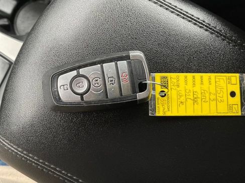 Used 2023 Ford Edge SEL w/ Convenience Package image 26