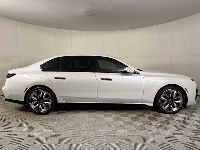 Used 2024 BMW i7 xDrive60 AWD/4WD image 10