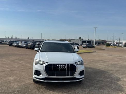 Used 2020 Audi Q3 2.0T Premium w/ Convenience Package AWD/4WD image 4