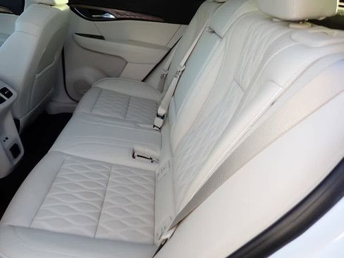 Certified 2022 Buick Envision Avenir w/ Technology Package II image 24