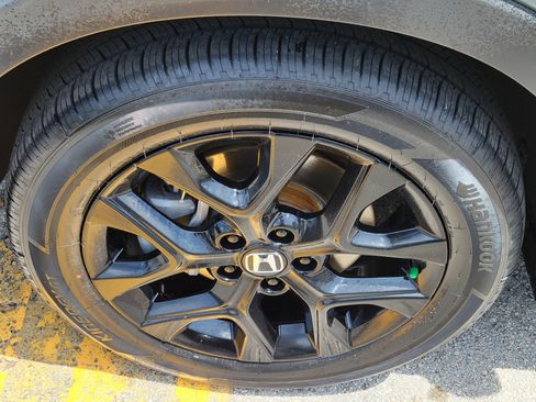 Used 2024 Honda HR-V Sport image 9
