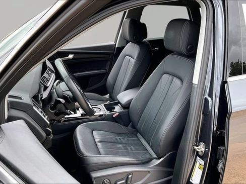 Used 2023 Audi Q5 Premium w/ Premium Plus Package AWD/4WD image 27