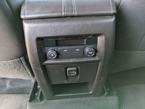 Used 2023 Chevrolet Traverse LT image 18