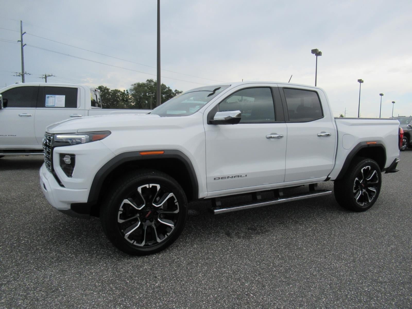 Used 2023 GMC Canyon Denali AWD/4WD image 4