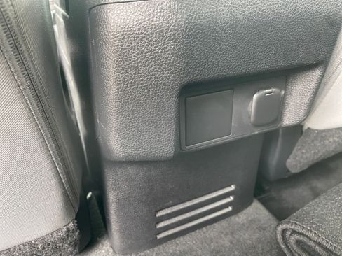 Used 2025 Toyota Tacoma TRD Off-Road image 24