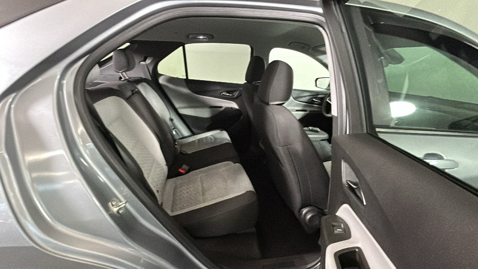 Used 2024 Chevrolet Equinox LS w/ LS Convenience Package AWD/4WD image 35