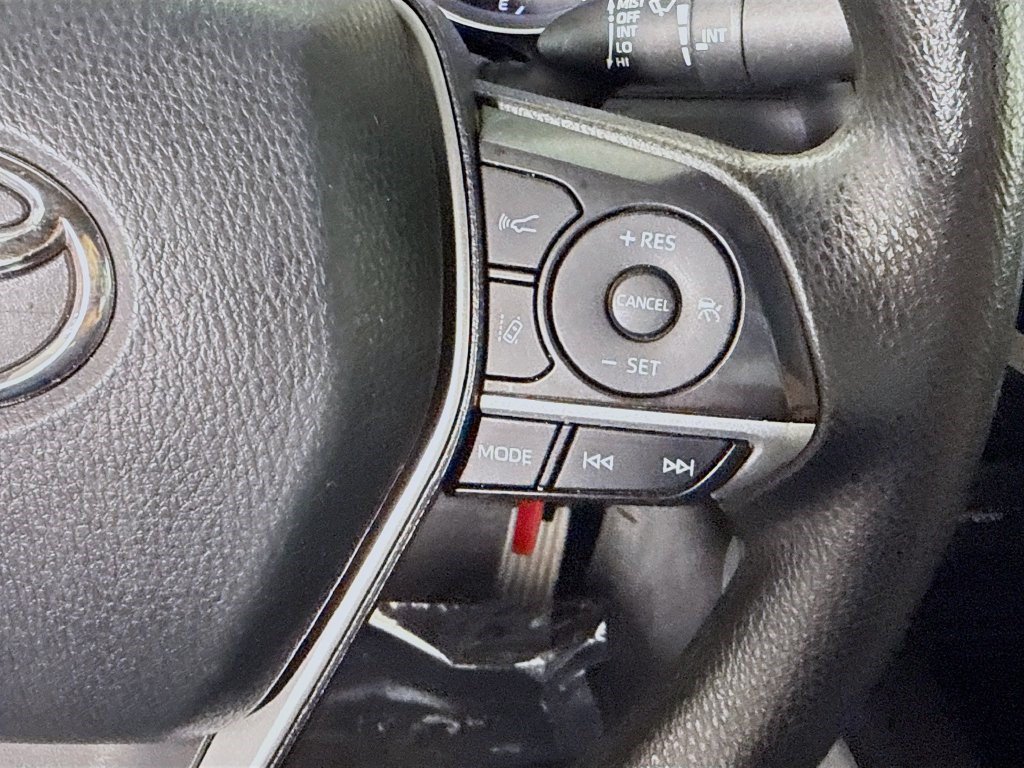 Used 2022 Toyota Camry LE FWD image 14