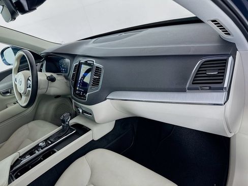 Used 2021 Volvo XC90 T5 Momentum w/ Climate Package FWD image 28